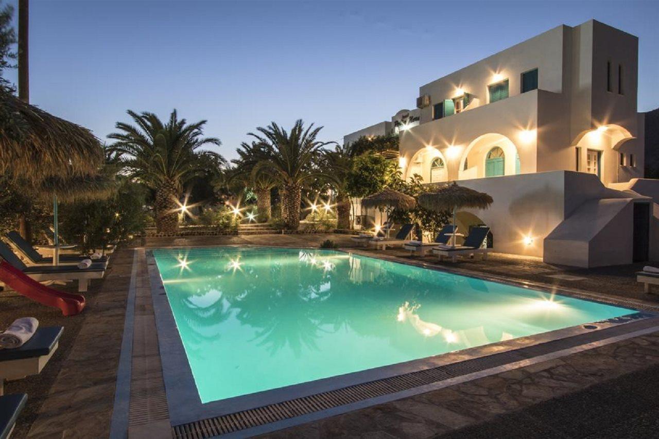 Petra Nera Hotel Perissa  Exterior photo