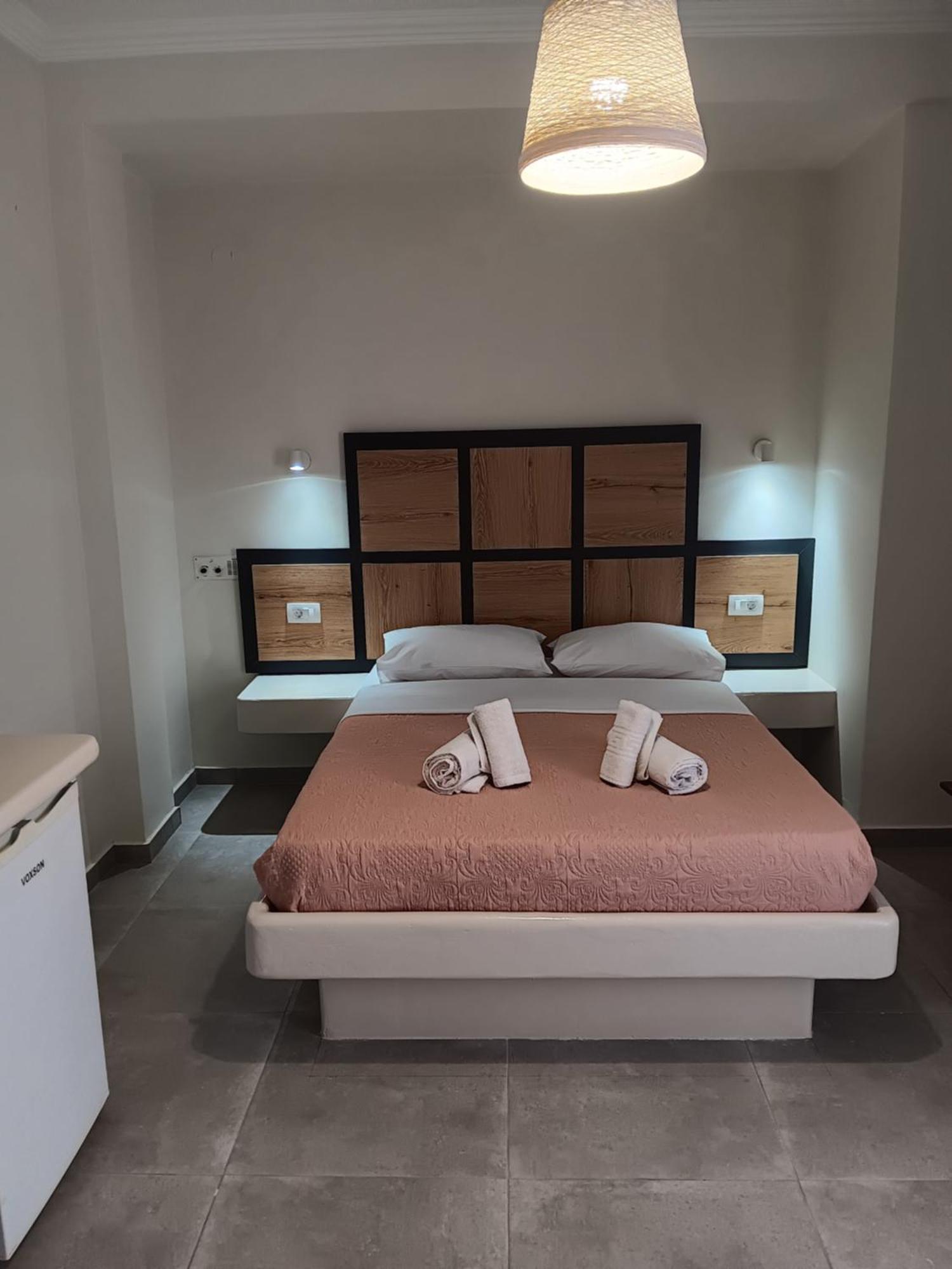 Petra Nera Hotel Perissa  Exterior photo