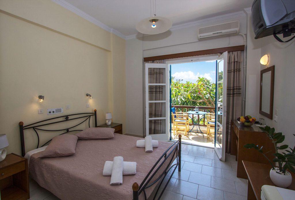 Petra Nera Hotel Perissa  Exterior photo