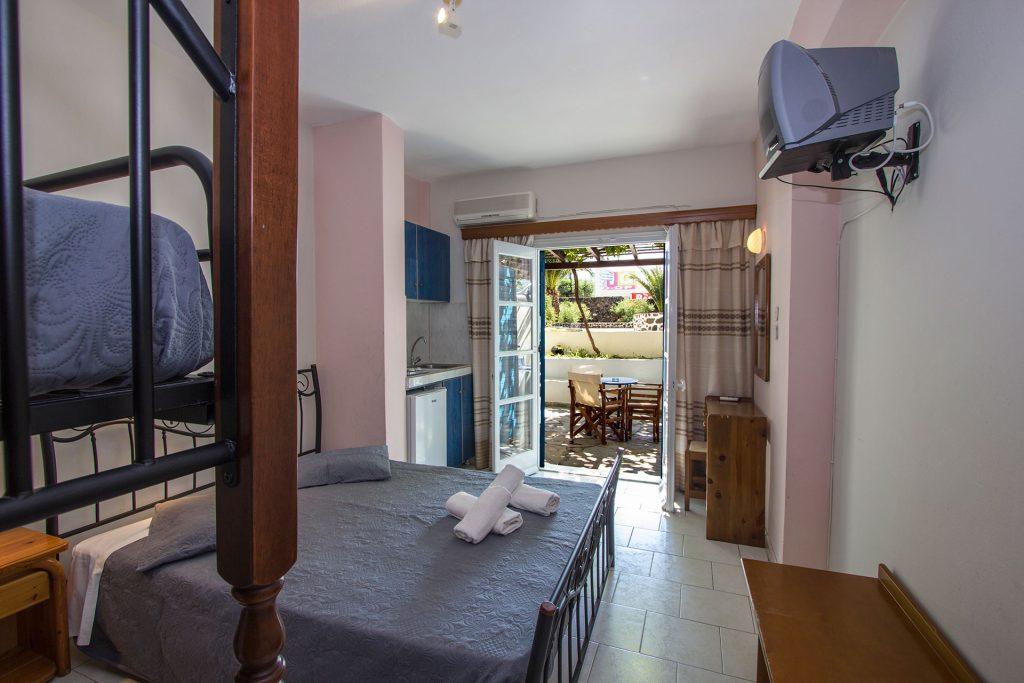 Petra Nera Hotel Perissa  Exterior photo