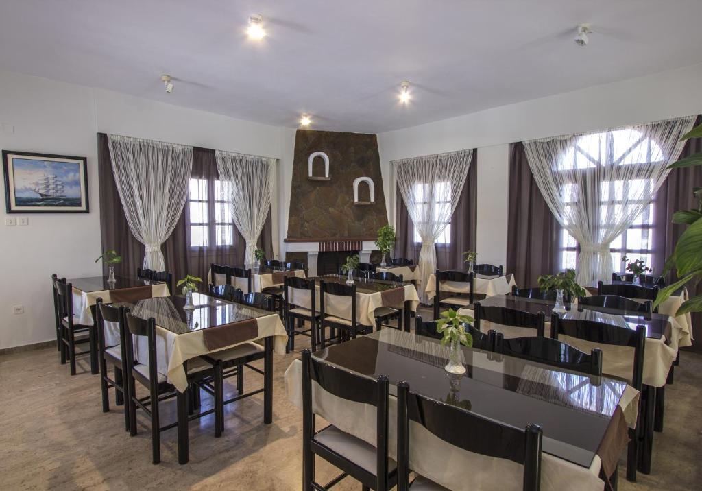 Petra Nera Hotel Perissa  Exterior photo