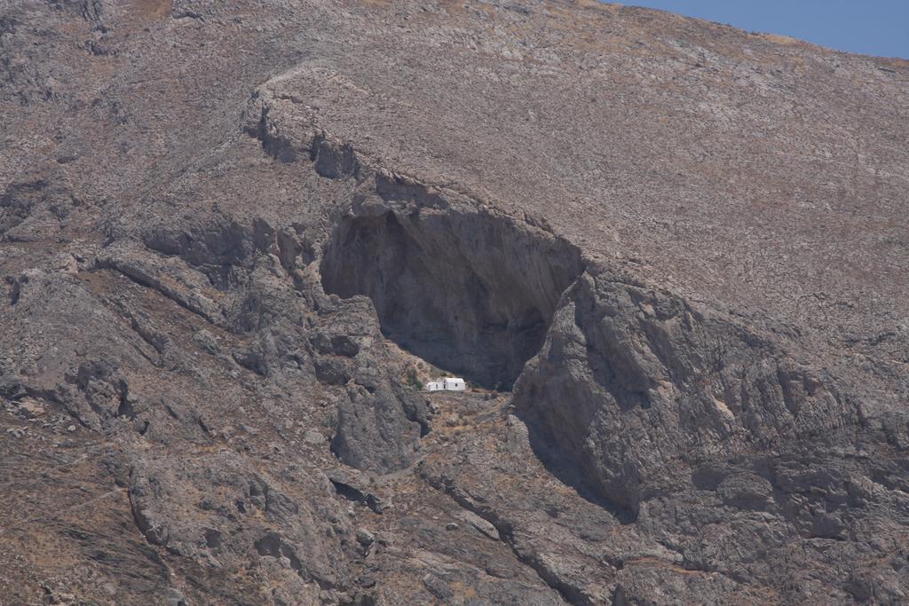 Petra Nera Hotel Perissa  Exterior photo