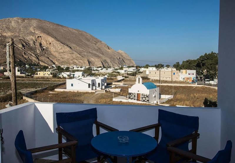 Petra Nera Hotel Perissa  Exterior photo