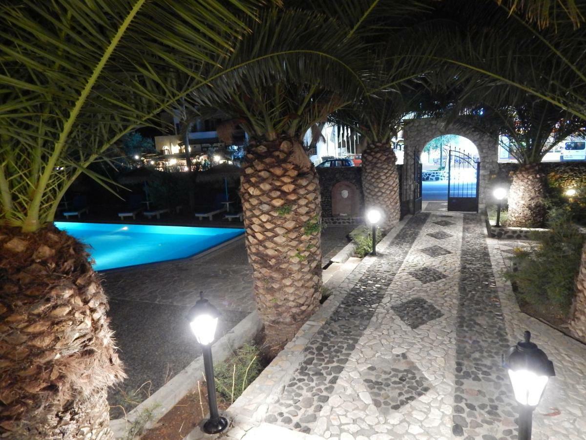 Petra Nera Hotel Perissa  Exterior photo